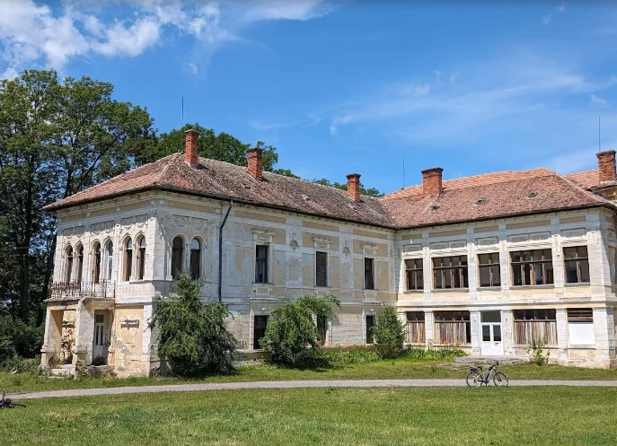 Castelul Kemény: O Piesa De Arhitectura Istorica